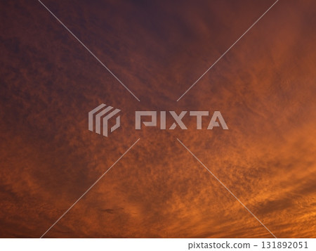 在夕陽下沾染的雲 在夕陽下沾染的雲 131892051