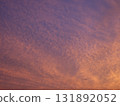 烏雲染成夕陽的顏色 131892052
