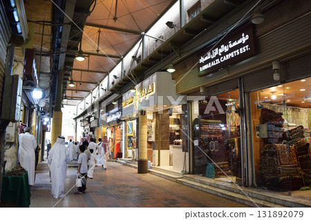 阿爾扎爾露天市場 (Souk Al-Zar) 是沙烏地阿拉伯利雅德最古老的露天市場之一 阿爾扎爾露天市場 (Souk Al-Zar) 是沙烏地阿拉伯利雅德最古老的露天市場之一 131892079