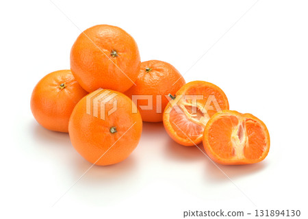 攝影棚拍攝美味多汁的橘子 131894130