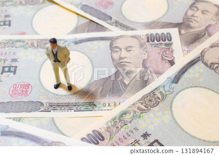 商人思考金錢的形象 商人思考金錢的形象 131894167