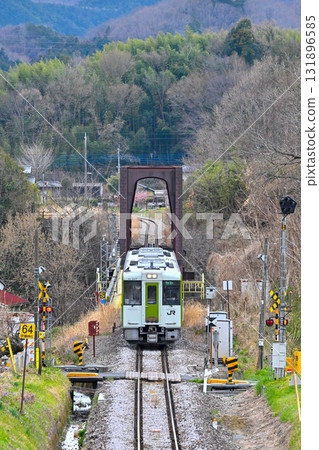 行駛於八高線的KIHA110型柴油車 131896585