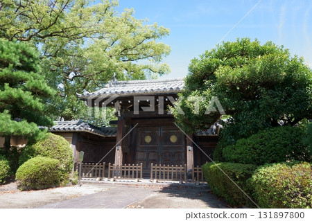 建中寺:綠蔭環繞的御成門 建中寺:綠蔭環繞的御成門 131897800