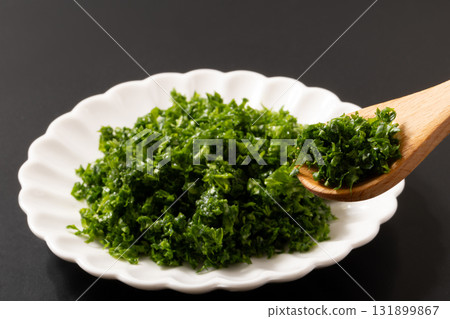 chopped parsley chopped parsley 131899867