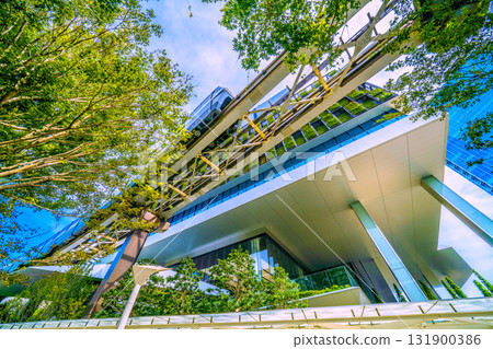 Tokyo cityscape in Japan, with views of the Blue Front Shibaura and monorail 131900386