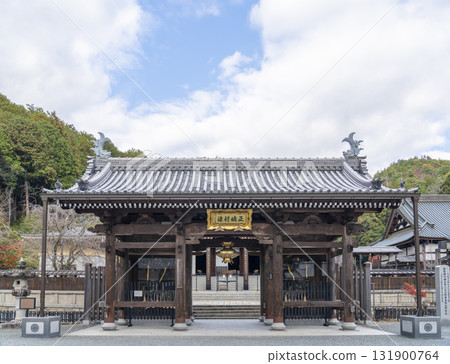 Honkokuji Temple Niomon Gate Autumn leaves season Honkokuji Temple Niomon Gate Autumn leaves season 131900764