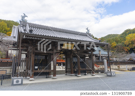 Honkokuji Temple Niomon Gate Autumn leaves season Honkokuji Temple Niomon Gate Autumn leaves season 131900789
