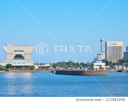 View of Yokohama and Yamashitacho from Red Brick Park (August 2025) 131901040