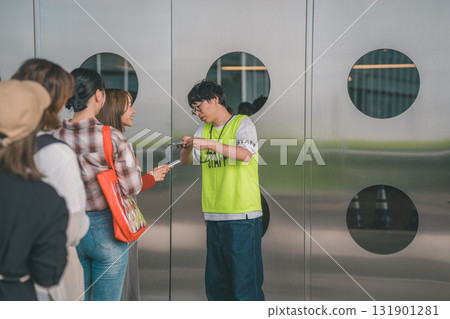 員工 女生 女孩 131901281