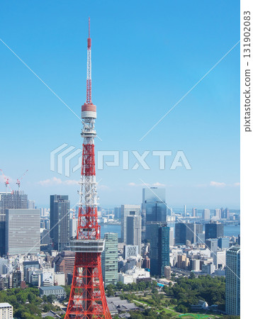 View of Tokyo Tower and Shiba Park from Azabudai Hills. Cityscape (September 2025) 131902083
