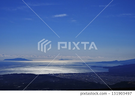 從丹澤的塔岳眺望伊豆群島 從丹澤的塔岳眺望伊豆群島 131903497