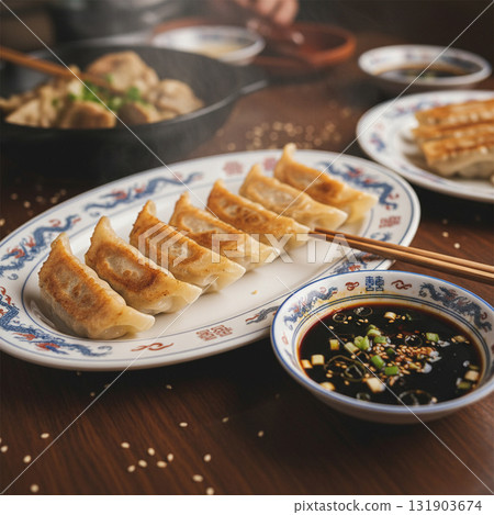 人工智慧生成的圖像（桌上的餃子和中餐） 131903674