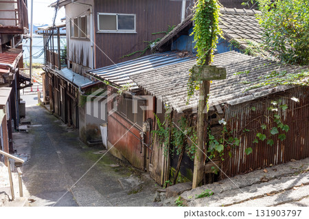 The beautiful old buildings and streets of Tomonoura in Fukuyama City, Hiroshima Prefecture, Japan 131903797