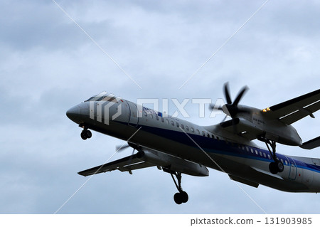 大阪國際機場 ANA 龐巴迪 DHC8-Q400 螺旋槳飛機著陸準備就緒川尻千里 大阪國際機場 ANA 龐巴迪 DHC8-Q400 螺旋槳飛機著陸準備就緒川尻千里 131903985