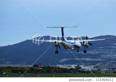 大阪國際機場 ANA 龐巴迪 DHC8-Q400 螺旋槳飛機著陸準備就緒川尻千里 131904011