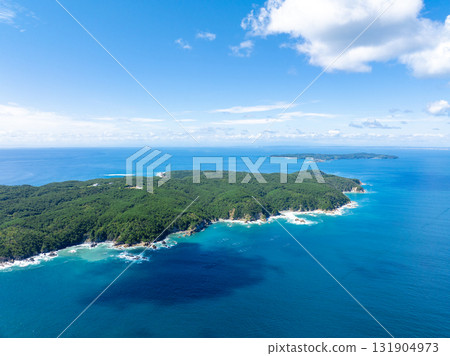 Ajishima (foreground) and Tashirojima (Ishinomaki City, Miyagi Prefecture) Ajishima (foreground) and Tashirojima (Ishinomaki City, Miyagi Prefecture) 131904973
