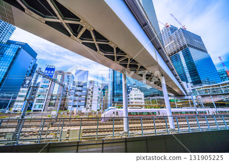 日本東京城市景觀：濱松町站、世界貿易中心大廈新主樓及航廈建造、特快列車等。 131905225