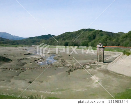 Lake Shokan with almost no water 131905244