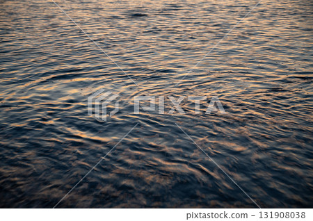 日落時分的溫柔海浪 131908038