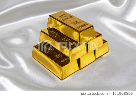 Gold, jewelry, gemstones, buying business Gold, jewelry, gemstones, buying business 131908596