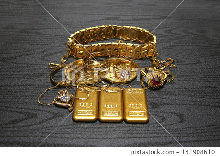 Gold, jewelry, gemstones, buying business 131908610
