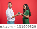 gift, present, couple 131909329