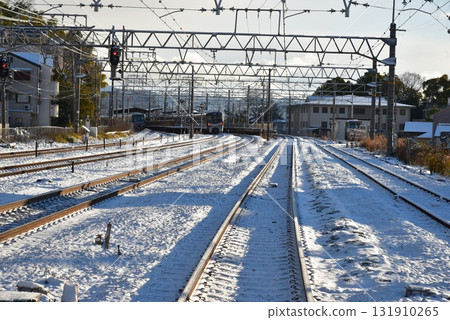 Snow-covered tracks of the JR Kyoto Line Snow-covered tracks of the JR Kyoto Line 131910265