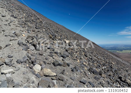 Steep climb on volcano Mount Ngauruhoe New Zealand 131910452