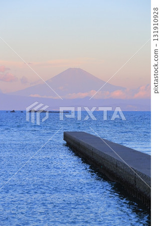 從庫魯瓦海灘眺望富士山 131910928