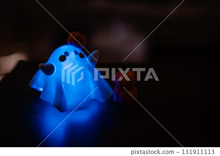 多彩的萬聖節鬼魂和南瓜 多彩的萬聖節鬼魂和南瓜 131911113