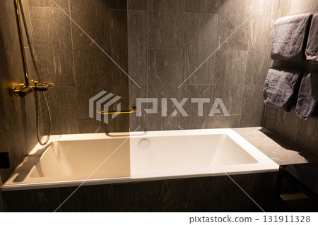 european hotel bathroom 131911328