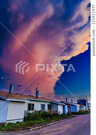 Crimson-colored summer cumulonimbus clouds Crimson-colored summer cumulonimbus clouds 131911437