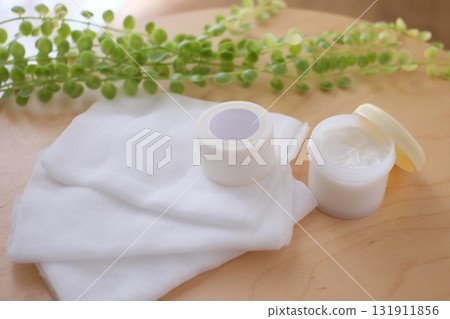 Gauze and ointment 131911856