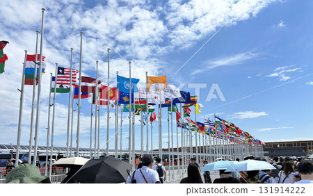 世博會現場各國國旗 131914222