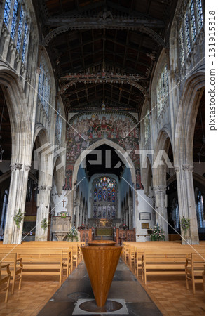Salisbury, Wiltshire, UK: The interior of St Thomas's Church in Salisbury. 131915318