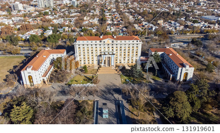 Aerial view of the city of Mendoza. 131919601