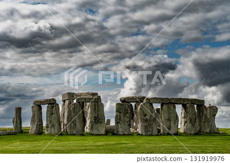 Mystic Stone Formation Of Stonehenge Near Salisbury In The United Kingdom Mystic Stone Formation Of Stonehenge Near Salisbury In The United Kingdom 131919976