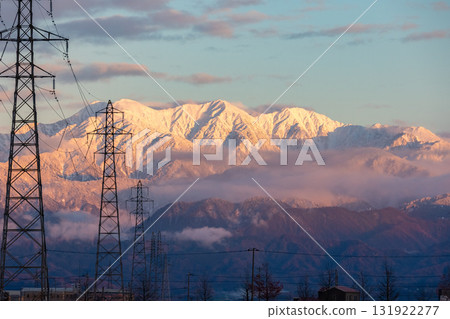 日落時的鋼塔與立山山脈 日落時的鋼塔與立山山脈 131922277