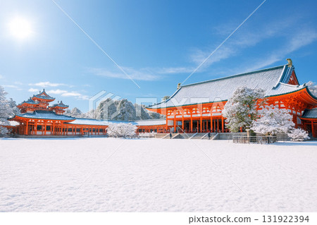 平安神宮、白虎樓、大極殿、雪景 平安神宮、白虎樓、大極殿、雪景 131922394
