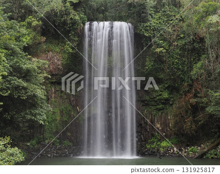 Millaa Millaa Falls – Silk and green shades of water drawn by dyeing 131925817