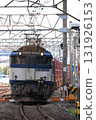 EF64型機車牽引的運紙列車（5789）在上越線上以雙機編組形式行駛。拍攝於2010年8月18日。 131926153