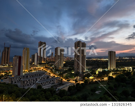 The Stunning Urban Skyline at Dusk Showcases Vibrant City Lights that Captivate the Eye The Stunning Urban Skyline at Dusk Showcases Vibrant City Lights that Captivate the Eye 131926345