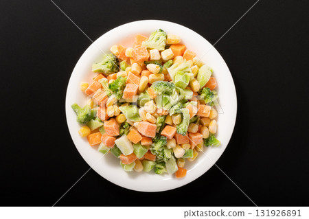 冷凍混合蔬菜（胡蘿蔔、玉米、綠花椰菜） 131926891