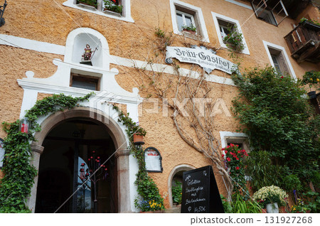A cute accommodation located in the town of Hallstatt A cute accommodation located in the town of Hallstatt 131927268