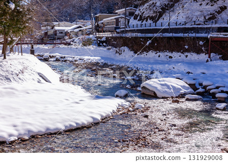 積雪的河 積雪的河 131929008