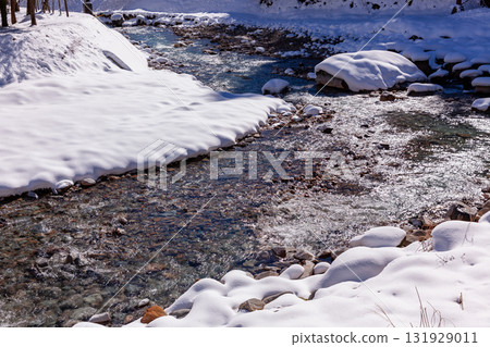 積雪的河 積雪的河 131929011