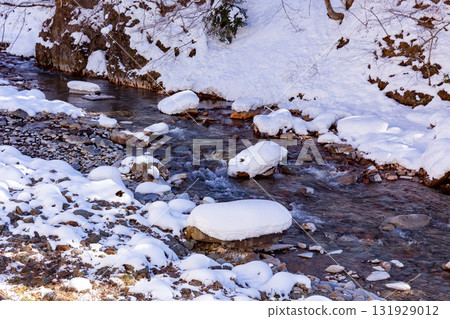 積雪的河 積雪的河 131929012