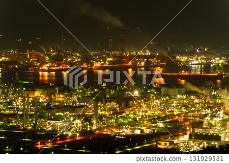 Night view of Mizushima Industrial Complex, Okayama Prefecture 131929581