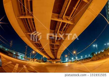 從名古屋潮見碼頭眺望伊勢灣海岸道路的夜景 131931505