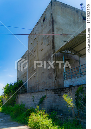 Special agricultural buildings for swallows. 131932899